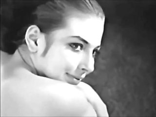 Vintage girl shows pussy ( 1950 )