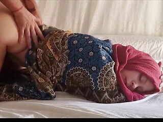 Muslim spreads her legs and I fuck her hard