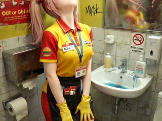 Hot fast food Girl, ready for fun