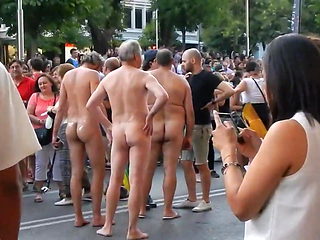 naked men in public