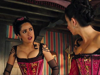 Penelope Cruz y Salma Hayek - ''Bandidas'' 02