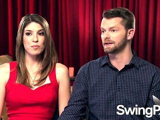 Gorgeous babes satisfying guys in bus