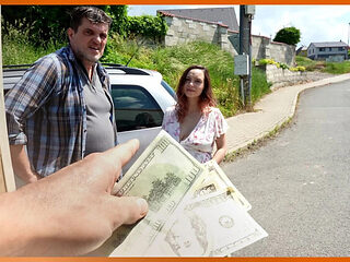 Kamil Klein's Huge Cock Fills Pregnant Zeynep Rossa's Cunt in Hot Car Sex Creampie