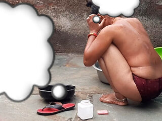 The elder sister-in-law's elder sister is home in the village, she is taking a bath in the bathroom, opening the red color underwear, the sister is taking a bath of the elder sister-in-law.