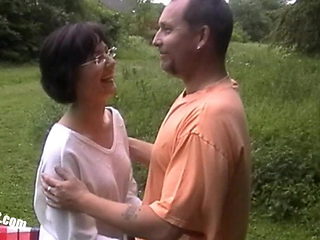 Lisa and her cuckold outdoor threesome