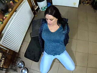 Cameltoe MILF Twerks in Jeans - Blowjob & Cum All Over My Puffy Jacket 334