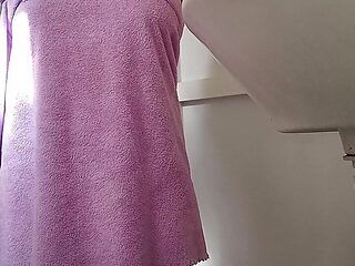 NOTHING TASTIER THAN GETTING INTO MISCHIEF IN THE BATHROOM AND CUMMING WITH URINE