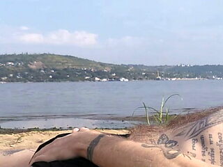 jerking off and sucking cock on a public beach 4