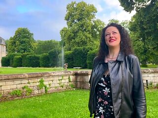 Kira, 32, rushes without pressure towards more hard... - Jacquie et Michel TV