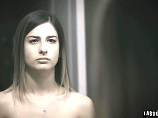 Naked Kris feverishly masturbating til she squirts