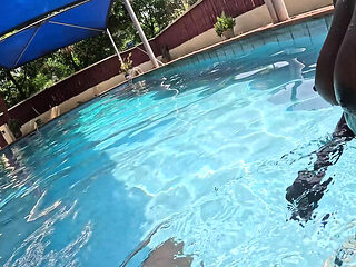 Black Swan Gets Her Bikini Pulled Aside for Sudden Pool Fucking