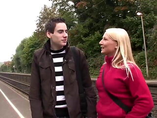 Schlampe auf der StraBe auflesen