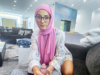 Nymphomaniac arab MILF Mandy Rhea gets pounded in POV