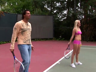 Threesome pussy fucking after tennis party
