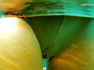 Hot tinnie in the pool swirling around