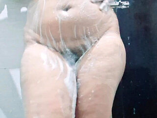 Riya Thakur Video