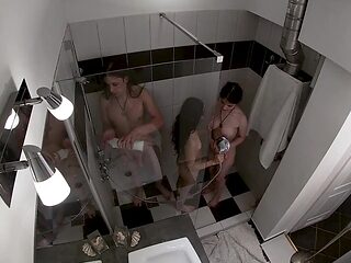 Italian GF and stepsis get a shared shower three-way