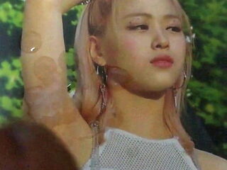 ITZY Ryujin Cum Tribute Cum on her Armpit 2x and piss 