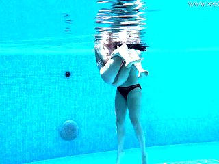 Jessica and Lindsay naked swimming in the pool