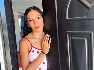 Cute Sexy Girl Pays Debt with Her Rich Big Ass