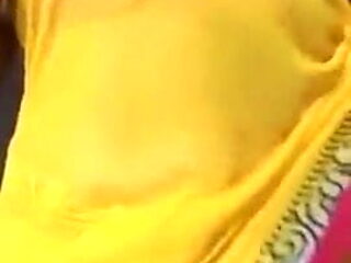 Mumbai aunty in a saree becomes a sex teacher