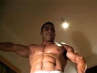 Str8 bodybuilder charles