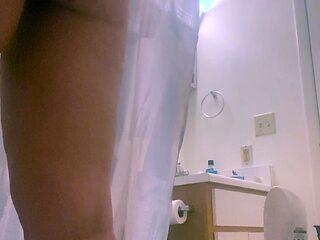 Sexynympho webcam model uses toy on clit to masturbate