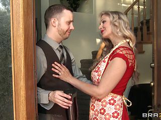 good in the kitchen and in the bed