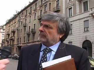 Giovane zoccola ne scopa due