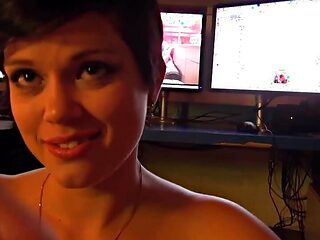 Casual sex with sexy MILF Veronica Wild