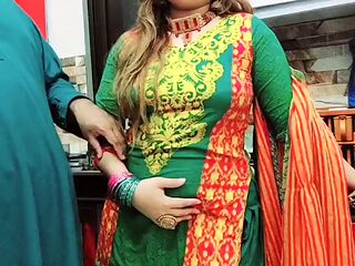 Desi wife has real sex with husbands friend with clear Hindi audio - Hot Talking