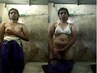 Today Exclusive- Cute Desi Girl Showing Her T...