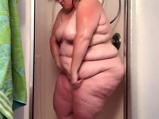 Shower Time with Julie Ginger