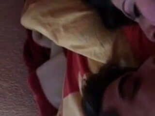 ecem  iki  genc  sevgili