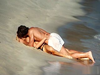 Madonna, Elizabeth Banks - Swept Away (2002)