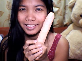 HD 16 week pregnant thai teen heather deep dido creamy squirt alone in the living room