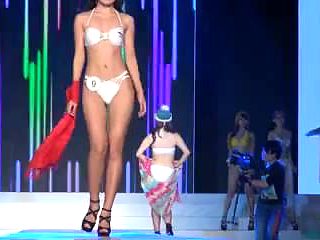 China underwear model lingerie show dew pads (1)