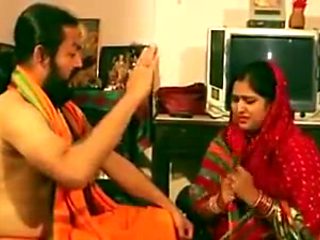 Swamiji enjoying with beautiful bhabhi