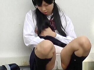 Peeing japanese ho public