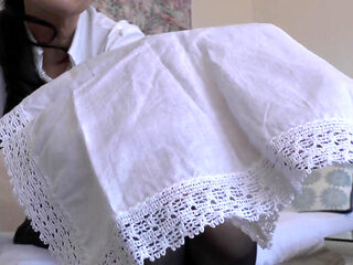 My Handkerchiefs of Pleasure, Lady Victoria Valente