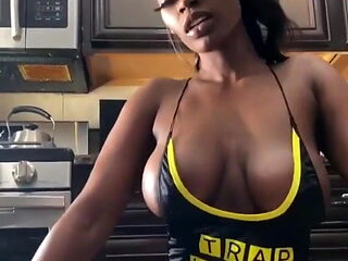 Black ass babe going dirty 