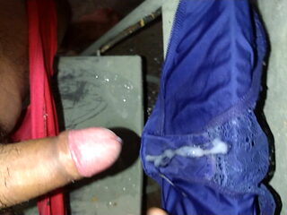 I enjoy jerking off with sister's dirty panties
