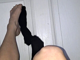 Hands Free Nylon Removal