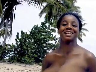 Public Flashing Of Big Natural Tits In The Moment Of Escape