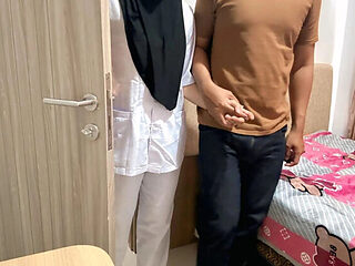 Indonesian Hijab Nurse Girlfriend Fucked Doggystyle in Hotel After Work - Clarelia & Jamsen HD