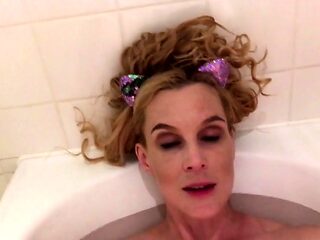 The Hottest Amateur Cougar Mature