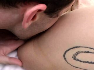TATTOOED CUTIE LUNA LOVELY PUSSY LICKED AND FISTED TO