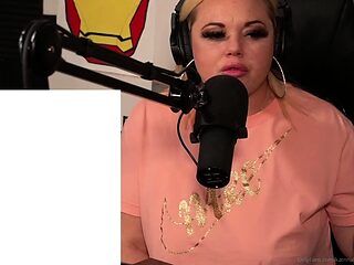 Blonde emo amateur solo masturbation
