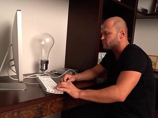 Pale brunette babe is going to get fucked in cowgirl