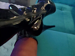 You’re Obsessed with My Boots and My Tights - Mistress Julia.